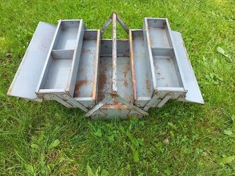 Prodám plechovou basu na nářadí