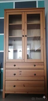 Vitrína / skříň Ikea Hemnes