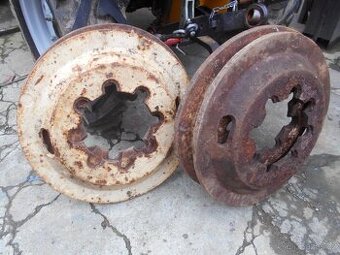 Prodám závaží na Zetor 50 Super