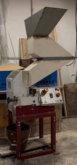 Nožový mlýnek pro plasty, vstřikování, drtič plastů