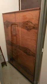 Šatní skříň dřevěná retro