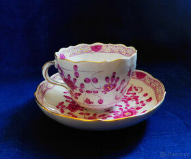 Míšeň, Meissen - fialový porcelánový šálek