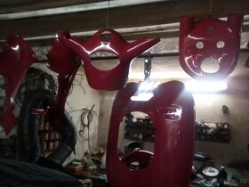 Lakování motocyklů,renovace,drobné díly ,nabytkove doplnky..