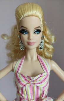 Sběratelská panenka Barbie City Shine Mackie