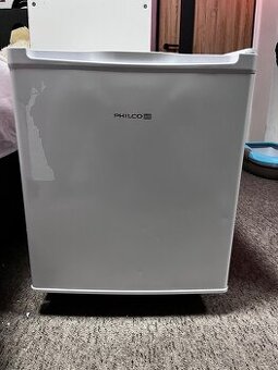 Minilednička Philco PSB 401 EW CUBE