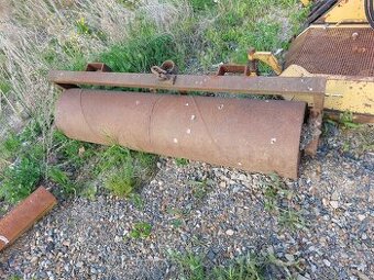 Valec za traktor