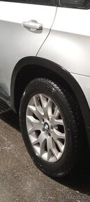 BMW ALU X5 R18 Zimní + letní gumi vzorek 60- 70%