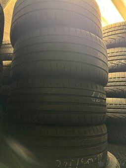 225/40 r19 a 255/35 r19 michelin
