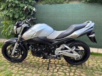 Suzuki GSR 600
