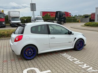 Renault Clio RS III - F1 R27 edice