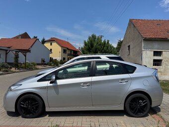 🚗 Toyota Prius Hybrid (2015) 🚗