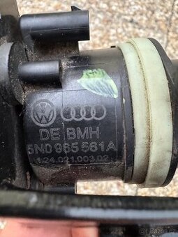 Pomocné vodní čerpadlo 5N0965561A