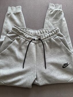 NIKE tepláky Tech Fleece, vel XS