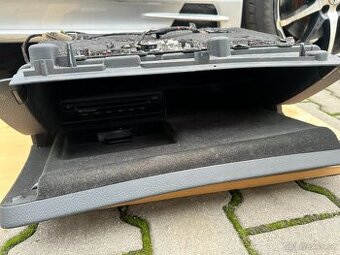 Audi NÁHRADNÍ DÍLY A6 C6 4F - Přihrádka spolejzdce, černá - 1