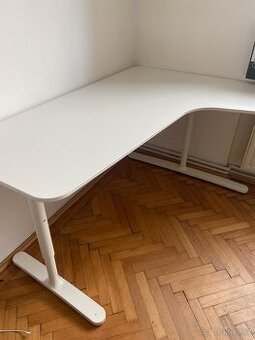 Stůl IKEA BEKANT