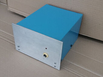 Stabilizovaný napájecí zdroj 12V