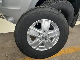Continental Vancowinter 225/70 r15c kola 6jx15 et68