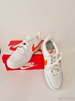 Nové dámské tenisky Nike,  velikost 38,5