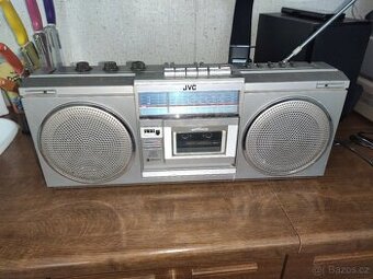 Prodám kazeták JVC-RC-565LE, TUNER HRAJE SUPER, basy, výšky,