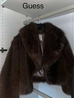 Guess kozisek kozich hnedy kabatek