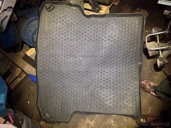 Škoda Octavia 1 Gumová vana do kufru