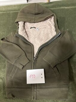 Dětská zateplená mikina Uniqlo, vel. 110