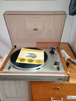 Gramofon Tesla NC 440