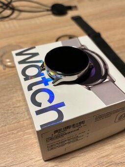 Samsung Galaxy Watch Active + doplňky