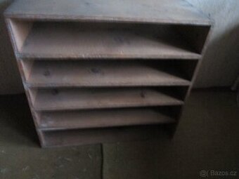 retro policová skříňka