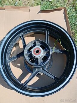 Kawasaki Z 750 zadní kolo kompletní