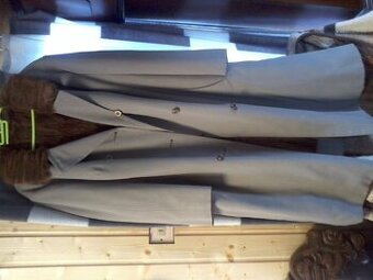 retro kabát s  kožešinou