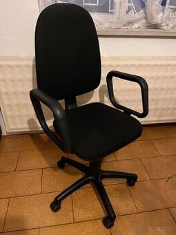 Otocna kancelarska zidle s podruckami PC kreslo