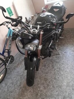 Triumph Speed Triple 1050 515NV 2011'