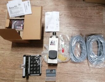 Prodám CNC vřeteno 2,2 kW, AC měnič, sadu kleštin a kabely