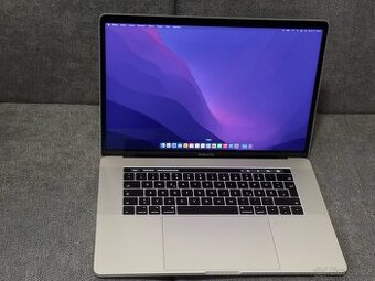Macbook pro 15" 2016 core i7 250GB SSD 16GB RAM