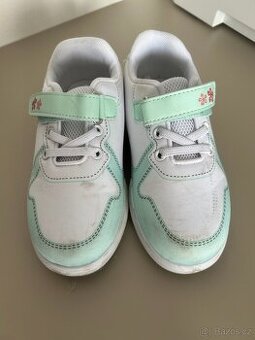 Prodam detske boty Vaiana, velikost 28