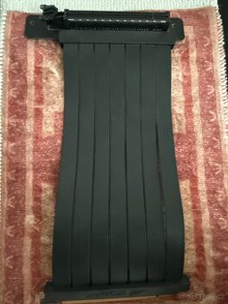 ASUS ROG Strix Riser RS200