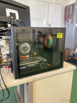 PC Ryzen 3 / RX 570 8GB / 16GB RAM / SSD + NVMe / Win11