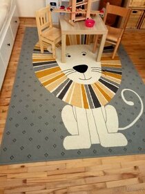Prodám velký dětský koberec se lvem