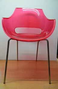 Designová plastová židle