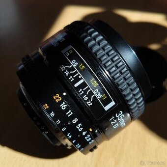 Nikkor AF-D 35mm f2, pro nikon F, jako nový