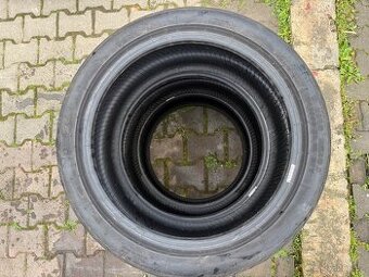 Pirelli P Zero Nero 245/40 ZR18