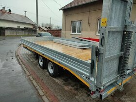 Přívěs na přepravu stavebních strojů CAC Bobcat