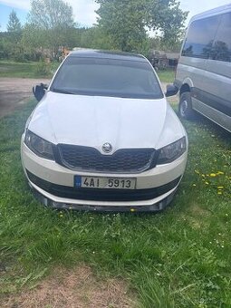 Prodám Škoda Octavii buď na díly nebo na opravu - 1