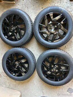 Opel Mokka ,Peugeot 2008 , 215/60/17  nová zimní sada