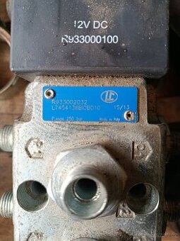 Prodám novej rozvaděč hydraulický - 1