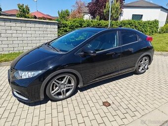 Honda Civic 1.8 i-VTEC 104 KW executive