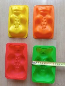Silikonové formičky HARIBO + láhev HARIBO