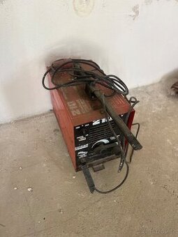 Svářečka Einhell 210