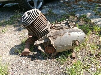 Motor cz 175 skútr prase